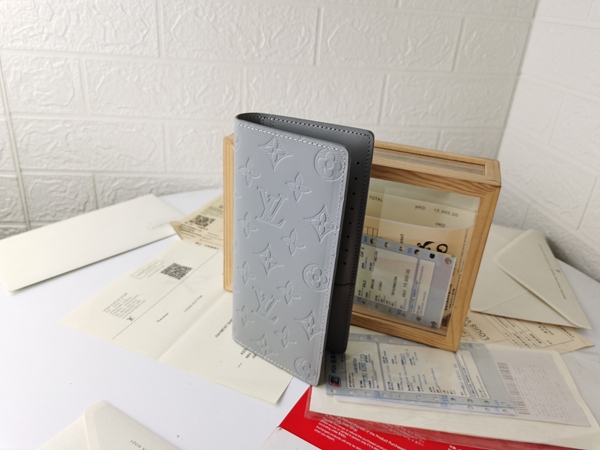 LVコピーウォレット側面デザイン